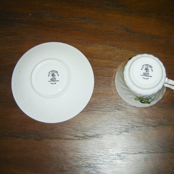 Royal Sutherland blue white bouquet swirl cup and saucer VGU - Picture 7 of 7